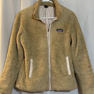 Patagonia Women's Cozy Tan Jacket sweater size medium (s1)